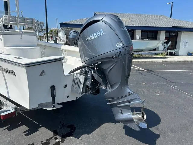 Slide: The Image of May-Craft 2300 CAPE CLASSIC 2025 - 3