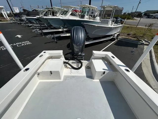 Slide: The Image of May-Craft 2300 CAPE CLASSIC 2025 - 6