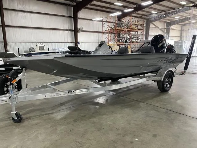 Slide: The Image of Xpress H18C CRAPPIE W/ Yamaha 115 2025 - 7