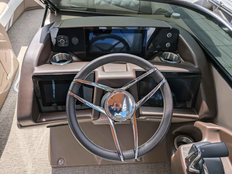 Slide: The Image of Bennington 25 RXFB Windshield Arch 2025 - 10