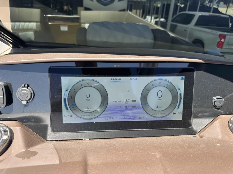 Slide: The Image of Bennington 25 RXFB Windshield Arch 2025 - 18