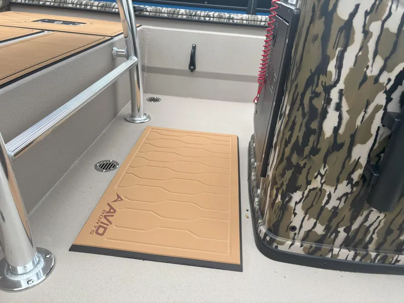 Slide: The Image of Avid 18CC ROGUE 2025 - 14