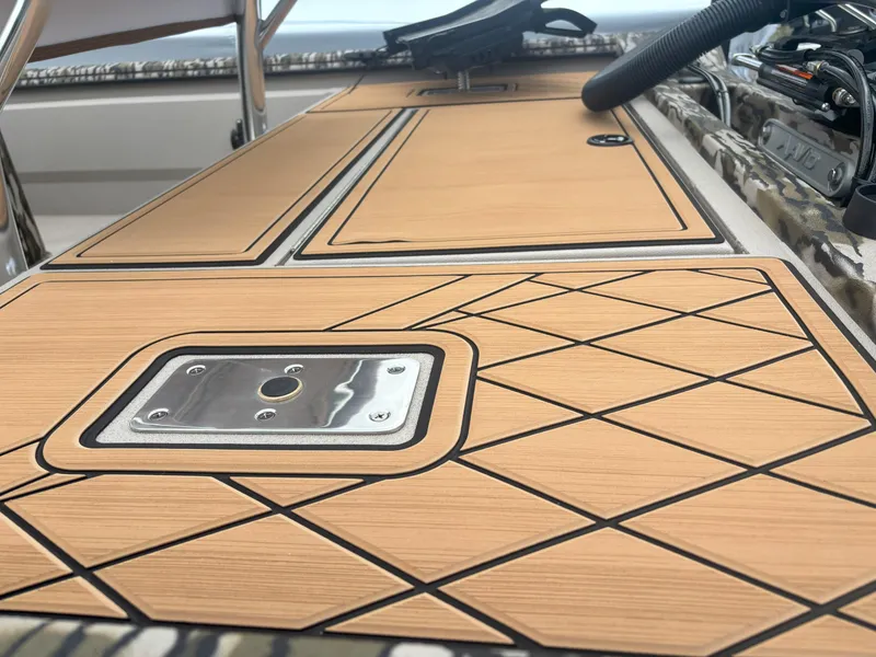 Slide: The Image of Avid 18CC ROGUE 2025 - 3