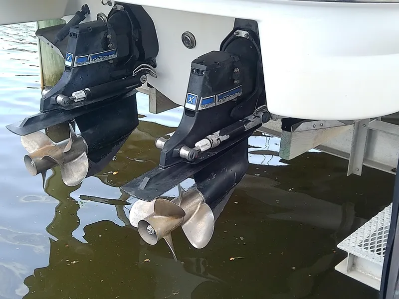 Slide: The Image of 2008 Formula 310 Sun Sport boat with dual propellers in water. - 7