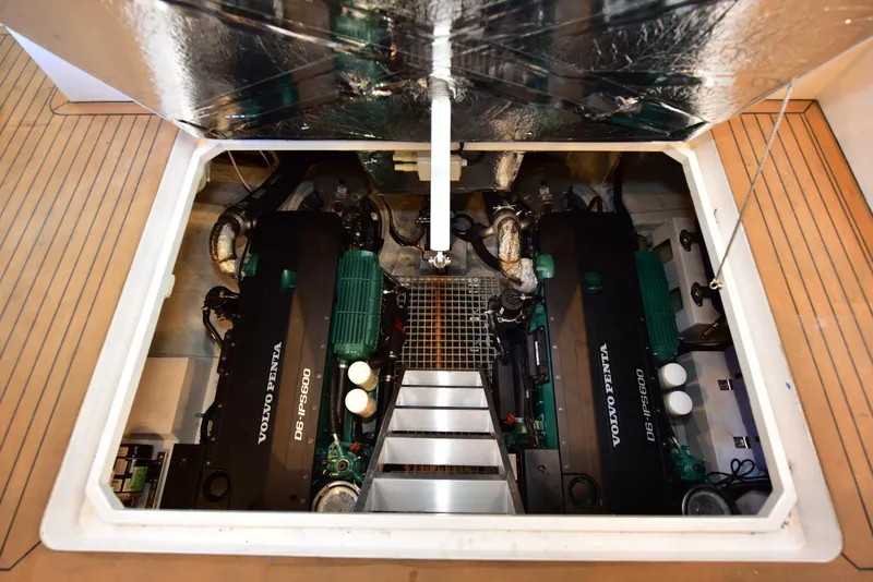 Slide: The Image of Sealine C430 #42 2022 - 126