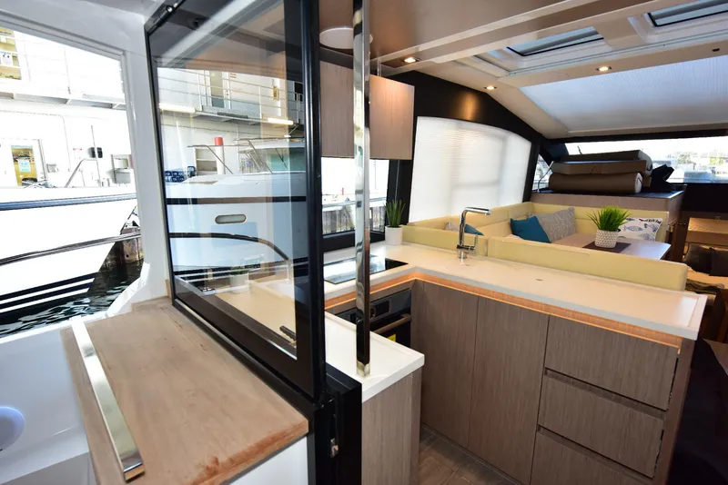 Slide: The Image of Sealine C430 #42 2022 - 83