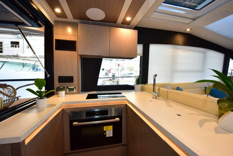 Slide: The Image of Sealine C430 #42 2022 - 90