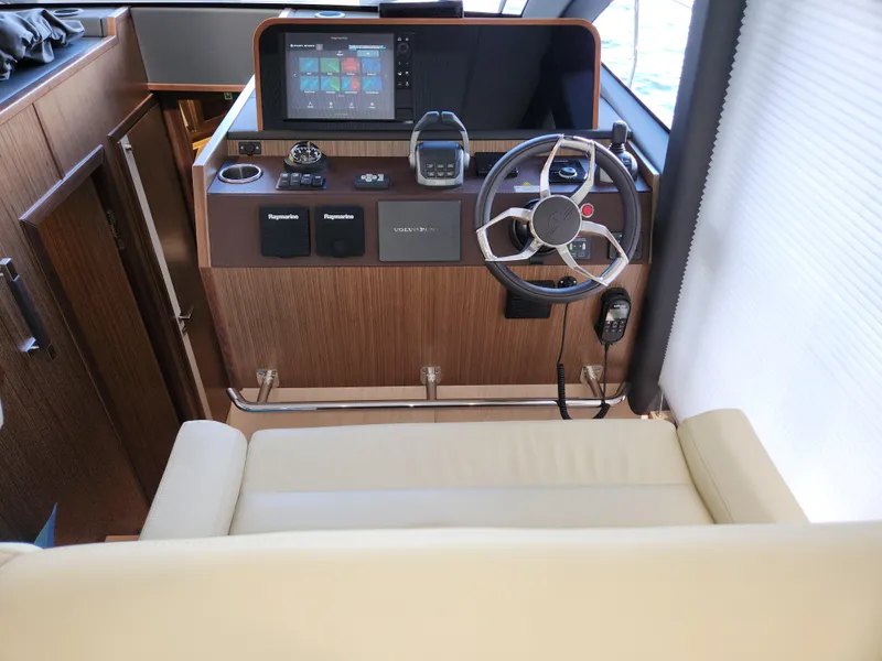 Slide: The Image of Sealine C430 #43 2022 - 55