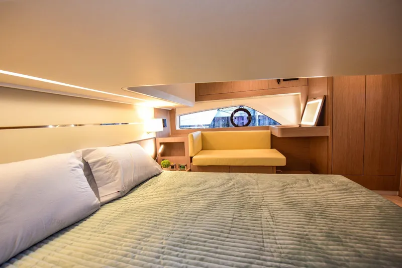 Slide: The Image of Sealine C430 #43 2022 - 65