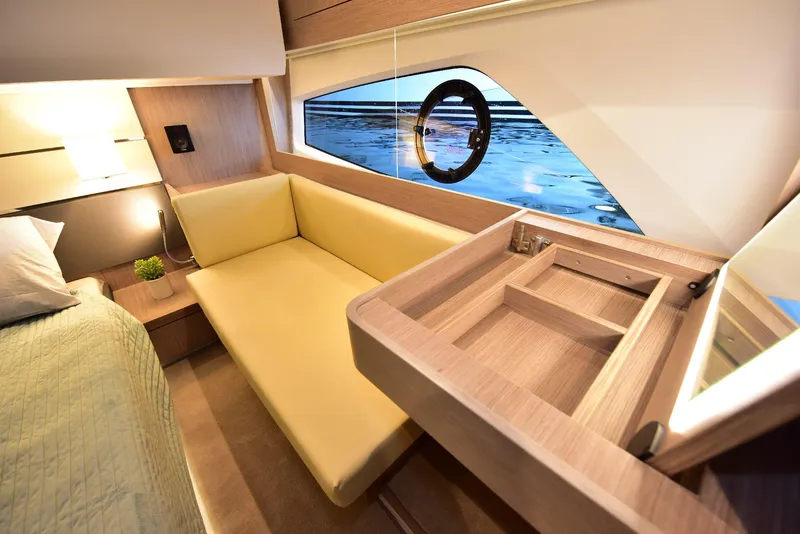 Slide: The Image of Sealine C430 #43 2022 - 69