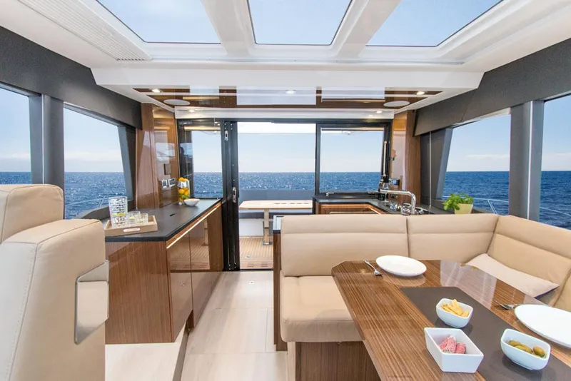 Slide: The Image of Sealine C430 #43 2022 - 95