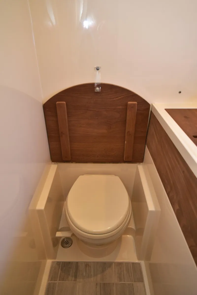 Slide: The Image of Sea Ray 410 Sundancer 2013 - 54