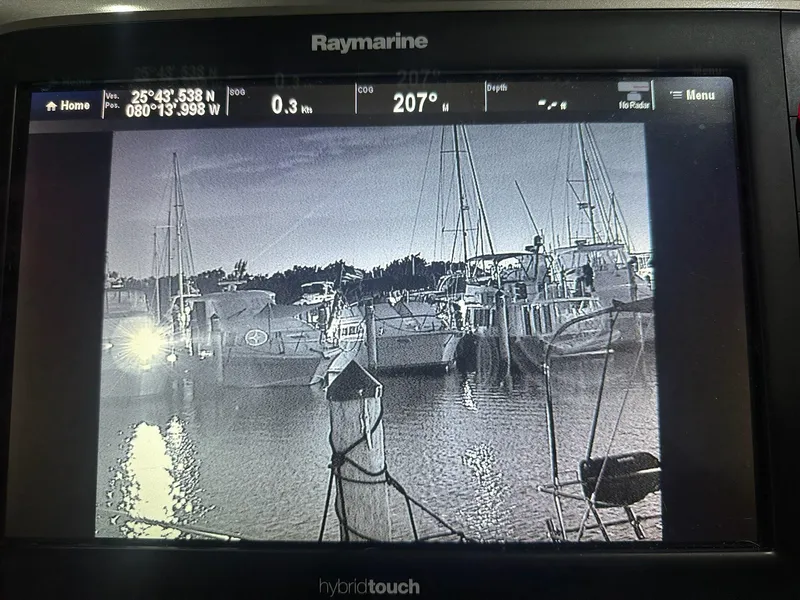 Slide: The Image of Sea Ray 410 Sundancer 2013 - 75