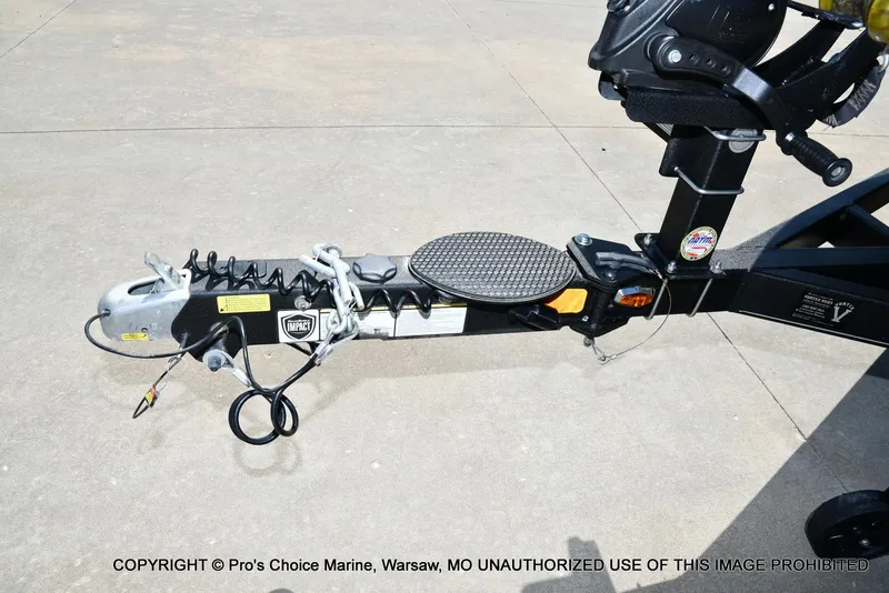 Slide: The Image of Trailer hitch of a 2020 Nitro Z21 Pro boat on concrete surface. - 31