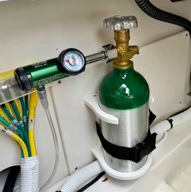 Slide: The Image of Robalo 226 Cayman 2025 - 20