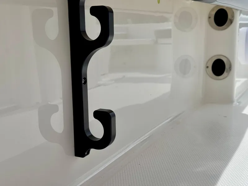 Slide: The Image of Robalo 226 Cayman 2025 - 27