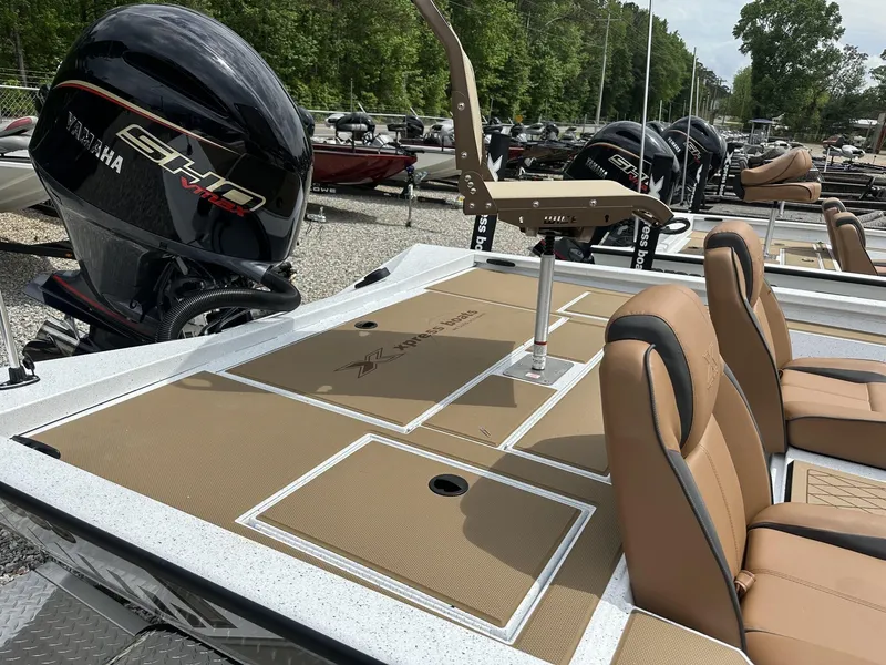 Slide: The Image of Xpress Hyper-Lift Crappie Series H20 CRAPPIE 2025 - 8