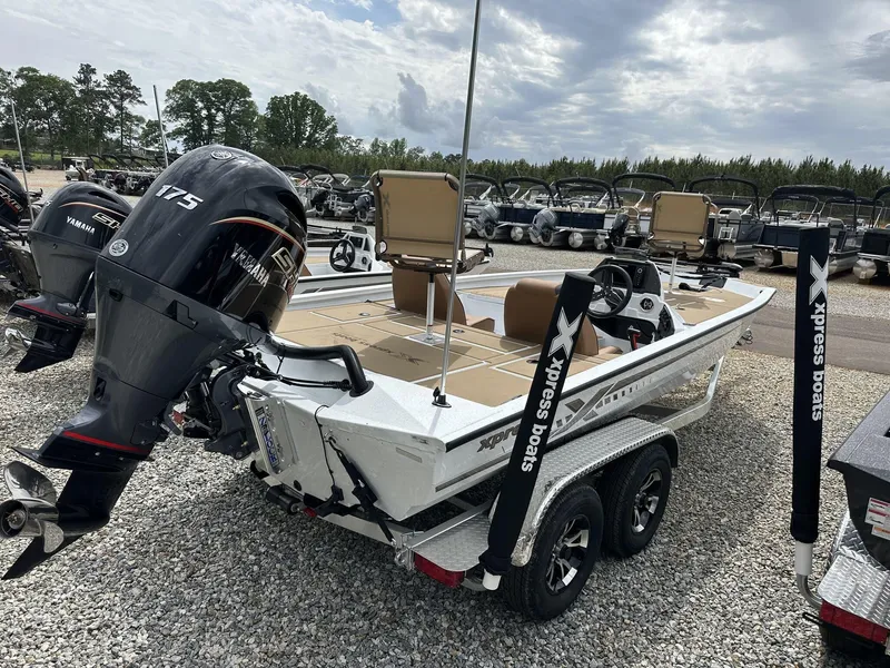 Slide: The Image of Xpress Hyper-Lift Crappie Series H20 CRAPPIE 2025 - 9