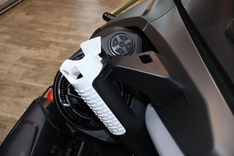 Slide: The Image of Sea-Doo FishPro™ Apex 300 2025 - 14