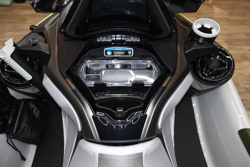 Slide: The Image of Sea-Doo FishPro™ Apex 300 2025 - 17