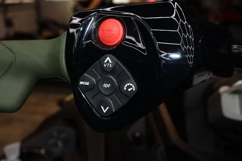 Slide: The Image of Sea-Doo FishPro™ Apex 300 2025 - 19