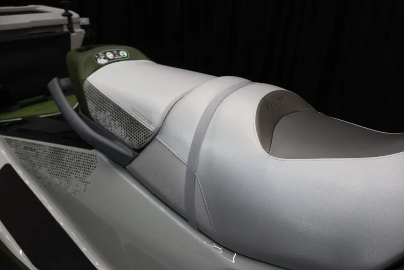 Slide: The Image of Sea-Doo FishPro™ Apex 300 2025 - 29