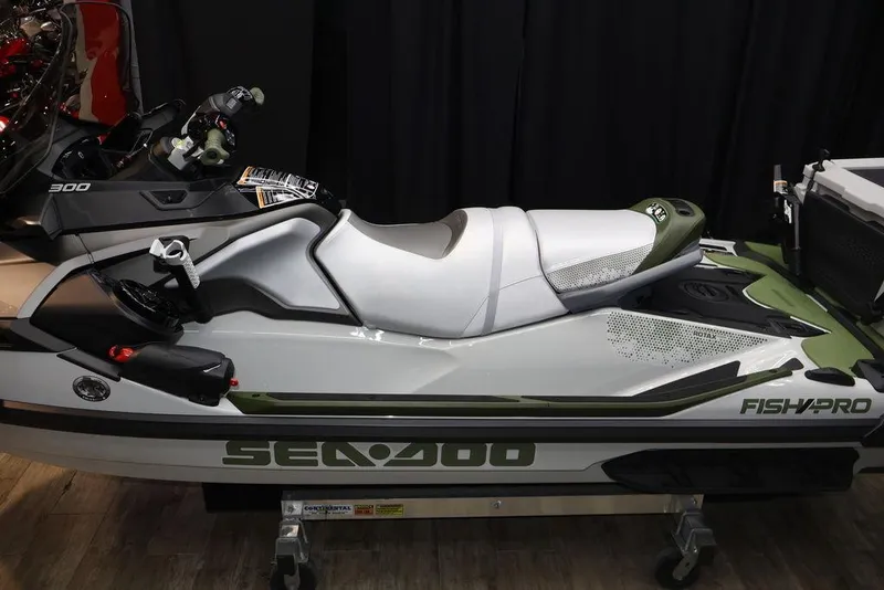Slide: The Image of Sea-Doo FishPro™ Apex 300 2025 - 3
