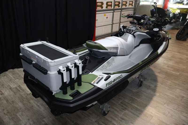 Slide: The Image of Sea-Doo FishPro™ Apex 300 2025 - 6