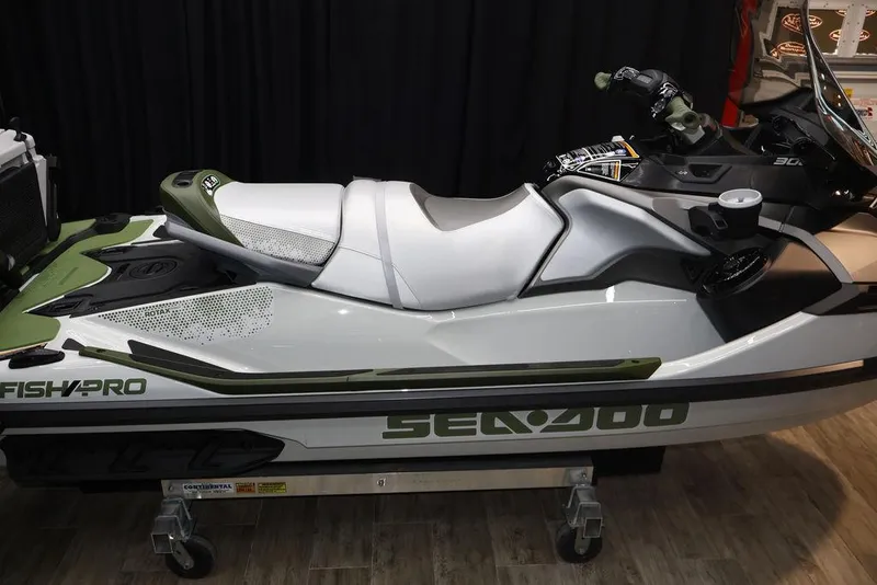 Slide: The Image of Sea-Doo FishPro™ Apex 300 2025 - 7