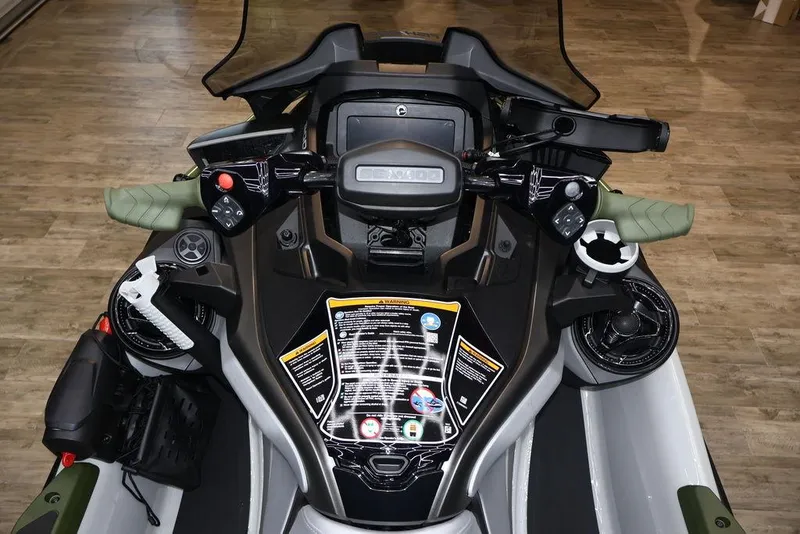 Slide: The Image of Sea-Doo FishPro™ Apex 300 2025 - 9