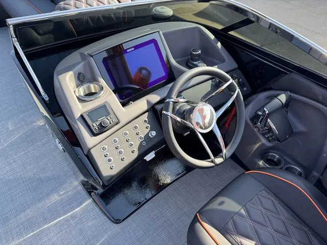 Slide: The Image of Bennington QX Quad Bench 30 QXFBWAX2 2025 - 10