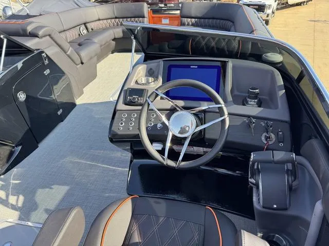 Slide: The Image of Bennington QX Quad Bench 30 QXFBWAX2 2025 - 11