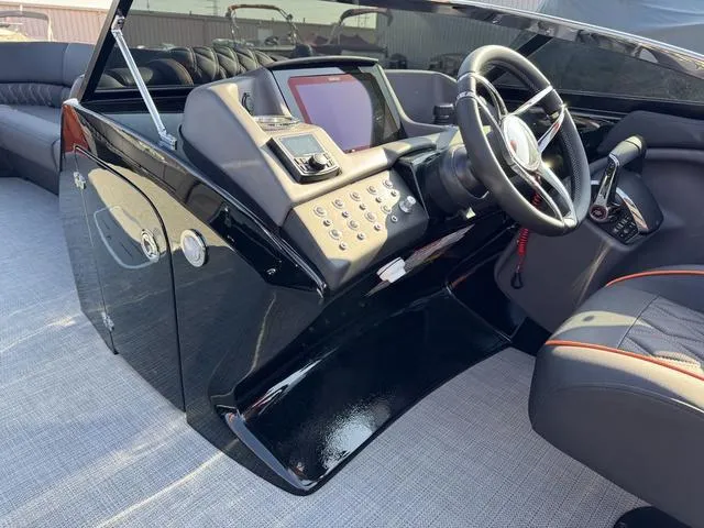 Slide: The Image of Bennington QX Quad Bench 30 QXFBWAX2 2025 - 12