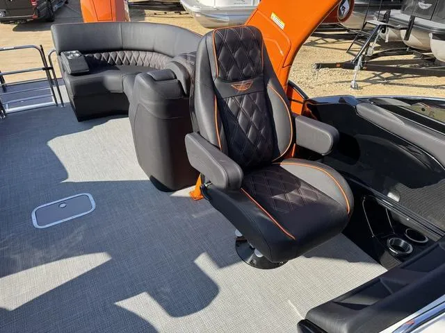 Slide: The Image of Bennington QX Quad Bench 30 QXFBWAX2 2025 - 15