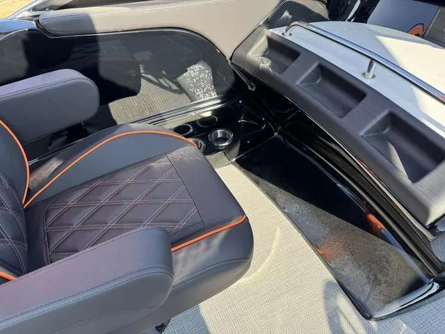 Slide: The Image of Bennington QX Quad Bench 30 QXFBWAX2 2025 - 16