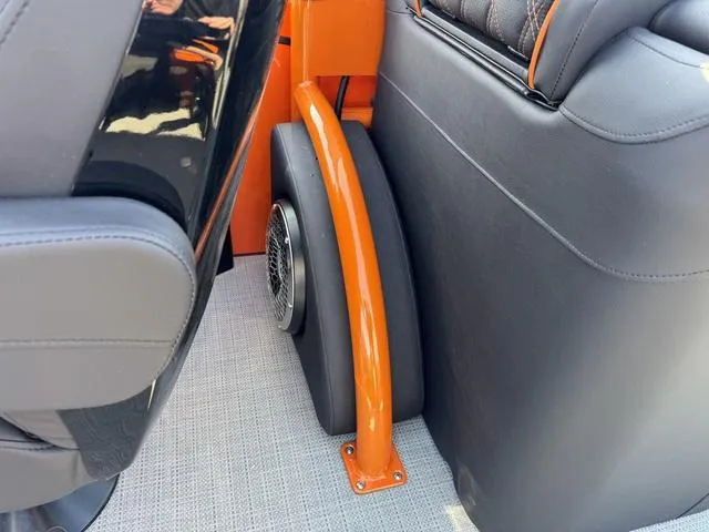 Slide: The Image of Bennington QX Quad Bench 30 QXFBWAX2 2025 - 24