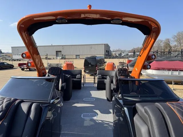 Slide: The Image of Bennington QX Quad Bench 30 QXFBWAX2 2025 - 6