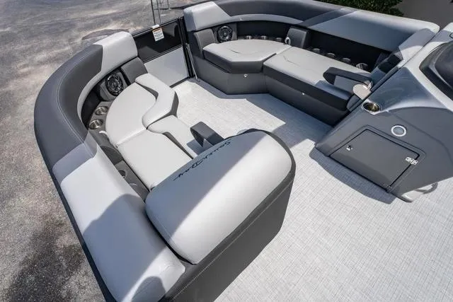 Slide: The Image of South Bay S224CR2 3.0 2025 - 11