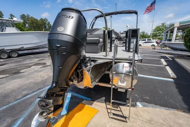 Slide: The Image of South Bay S224CR2 3.0 2025 - 4