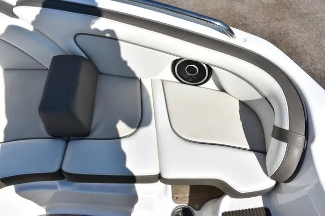 Slide: The Image of Yamaha 242 Limited S 2013 - 15