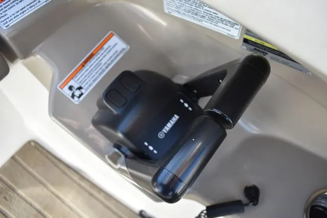 Slide: The Image of Yamaha 242 Limited S 2013 - 30