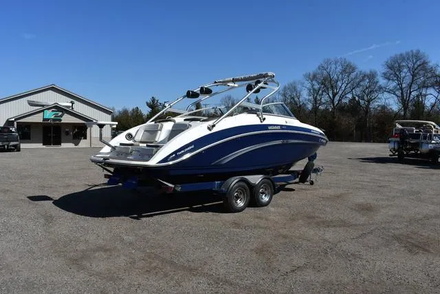 Slide: The Image of Yamaha 242 Limited S 2013 - 6