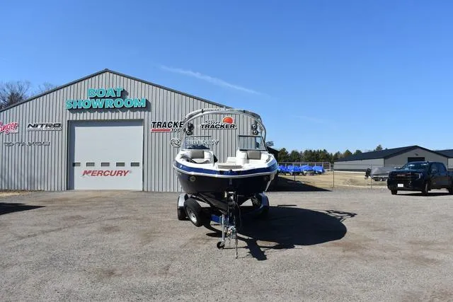 Slide: The Image of Yamaha 242 Limited S 2013 - 8