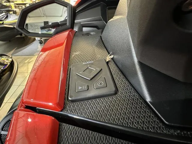 Slide: The Image of Yamaha VX® Limited 2024 - 8