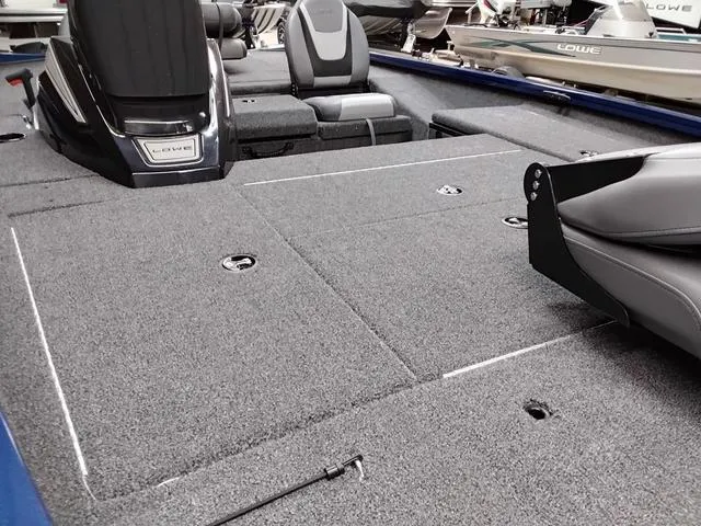 Slide: The Image of Lowe Stinger 175C 2025 - 4