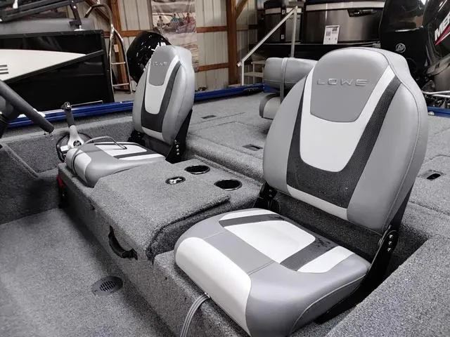 Slide: The Image of Lowe Stinger 175C 2025 - 7