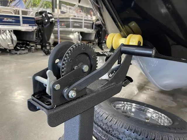 Slide: The Image of Tracker Pro Guide V-175 WT 2025 - 13