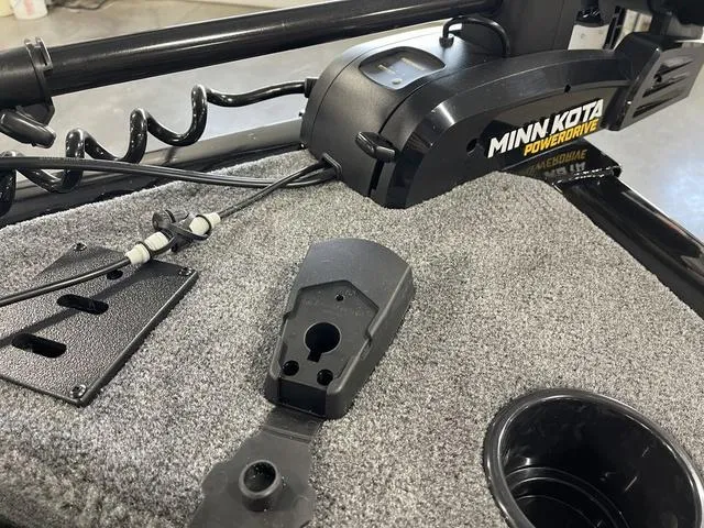 Slide: The Image of Tracker Pro Guide V-175 WT 2025 - 20