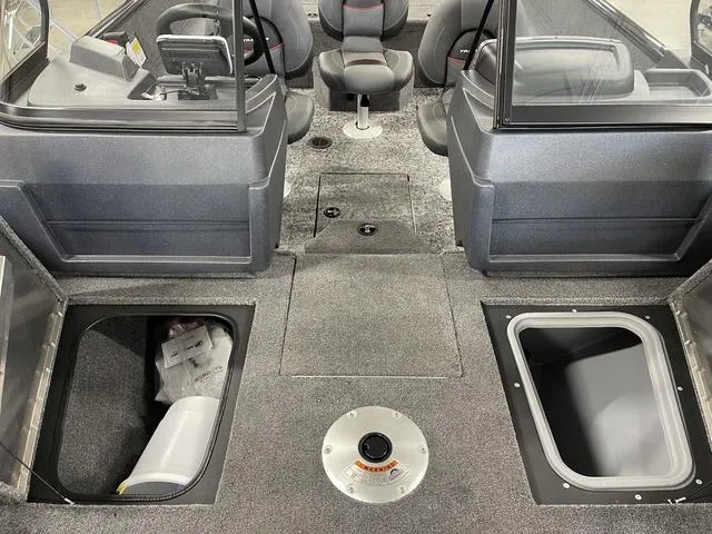 Slide: The Image of Tracker Pro Guide V-175 WT 2025 - 22