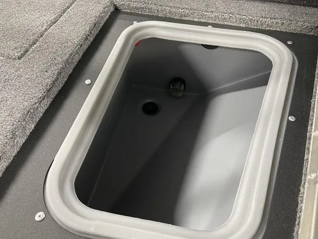 Slide: The Image of Tracker Pro Guide V-175 WT 2025 - 23